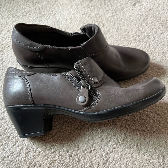 Clarks Women’s Leather Gray/Taupe Heeled Casual Shoes - Picture 6 of 7